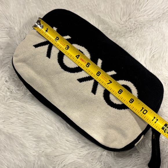 PINK LEMONADE Dual Xoxo Black/Natural Travel Set Blanket & Eyemask NEW - Picture 5 of 15